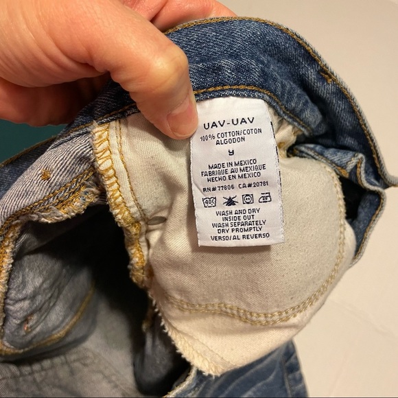Tommy Hilfiger Denim Skirt. Size 9 - Picture 5 of 5